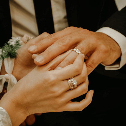 מה ההבדל בין טבעת נישואין לאירוסים?